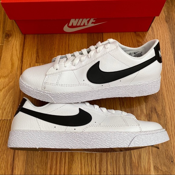 Nike Blazer Low Women’s Sneakers - Picture 6 of 9